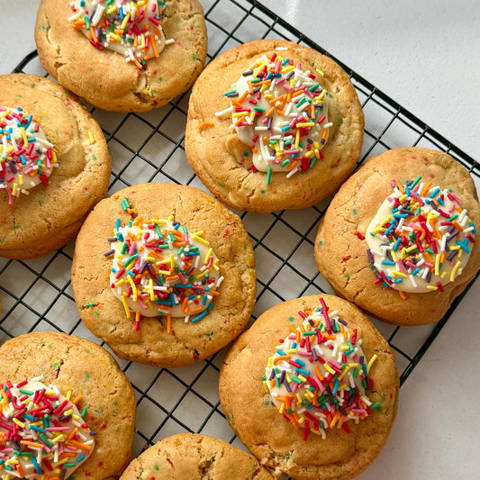 birthday cake cookie, vanilla cake cookie